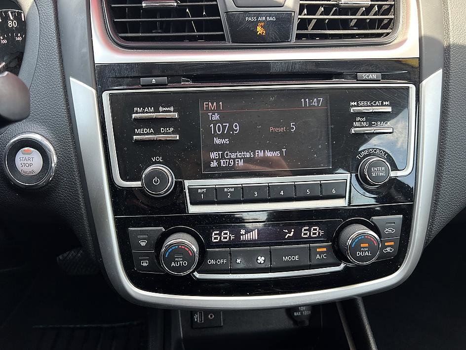 Used 2018 Super Black Nissan 2.5 SL image 24
