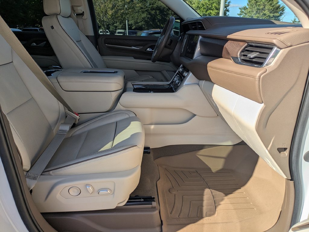 Used 2022 White GMC Denali image 23