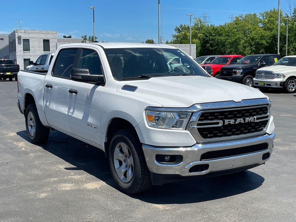 2023 RAM 1500 Big Horn/Lone Star 4x4 Crew Cab 5'7's photo