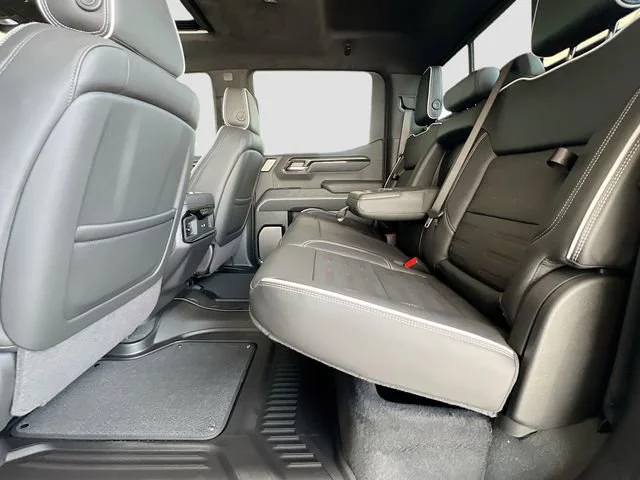 2026 GMC Sierra 1500 AT4X - Photo 17