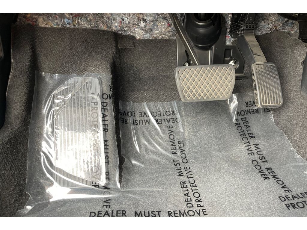 Certified Used 2024 Solar Silver Metallic Honda LX image 37