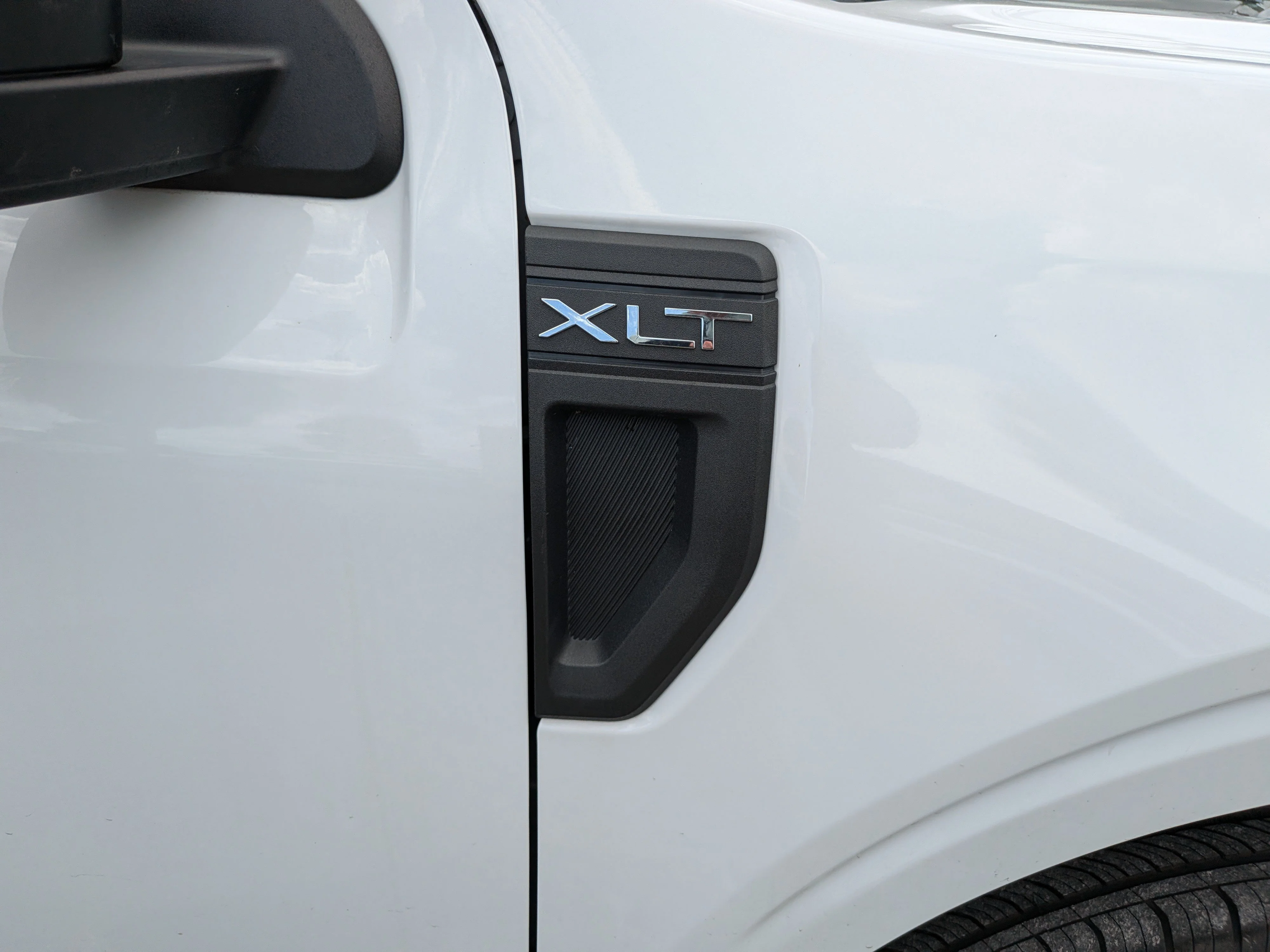 Certified Used 2024 Oxford White Clearcoat Ford XLT image 13