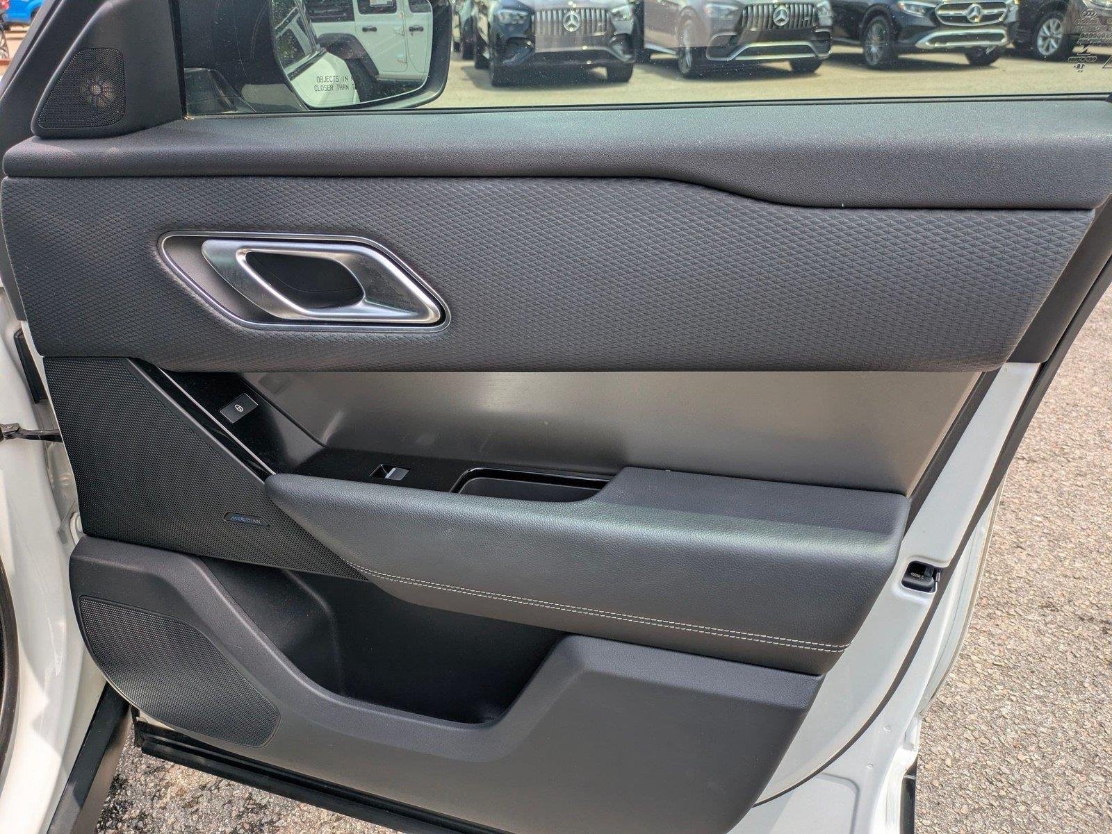 Used 2019 Fuji White Land Rover S image 33