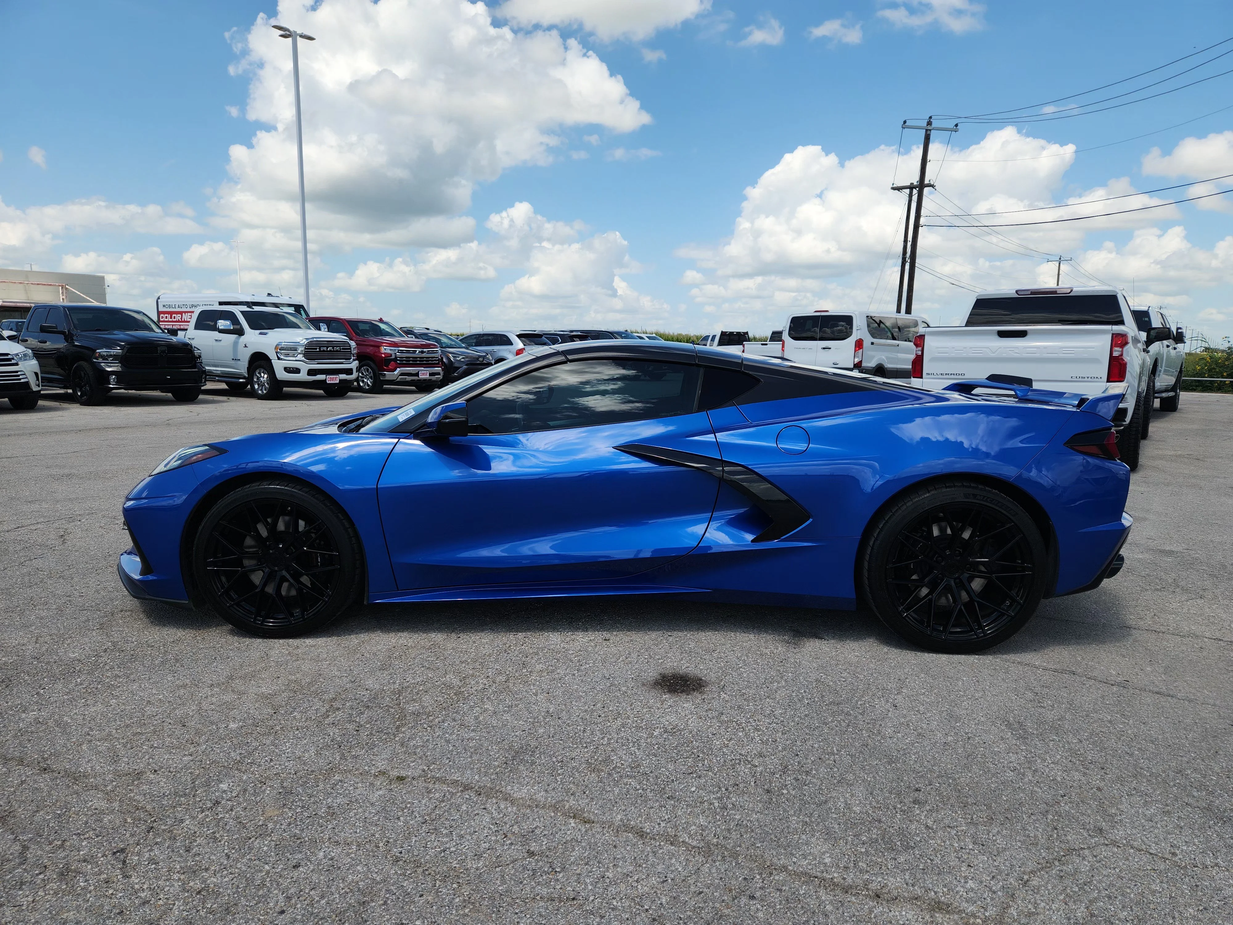 Used 2021 Elkhart Lake Blue Metallic Chevrolet Stingray 2LT image 4