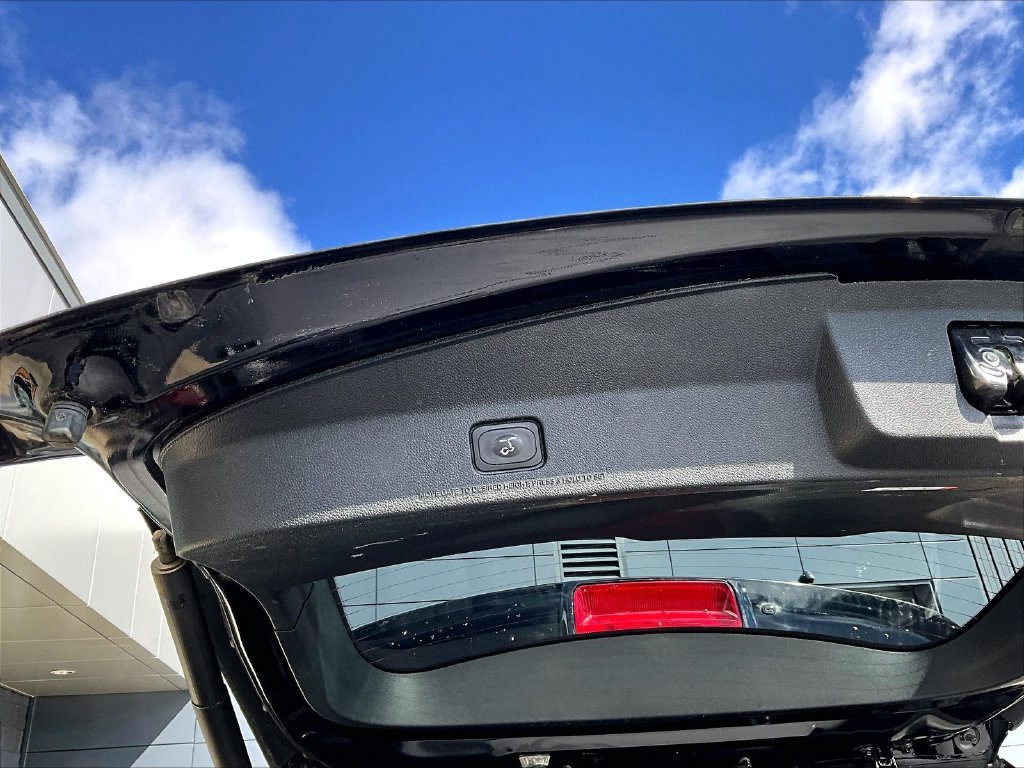 Used 2018 Black Metallic Ford XLT image 25