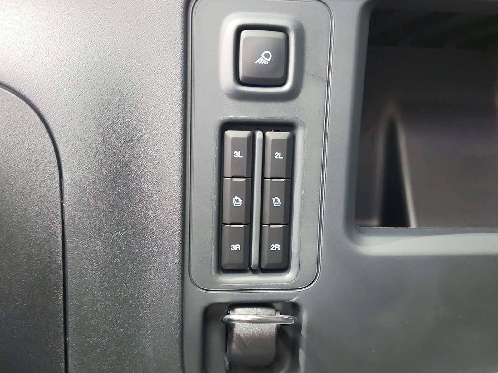 New 2027 Glacier Gray Metallic Tri-Coat Ford Platinum image 54