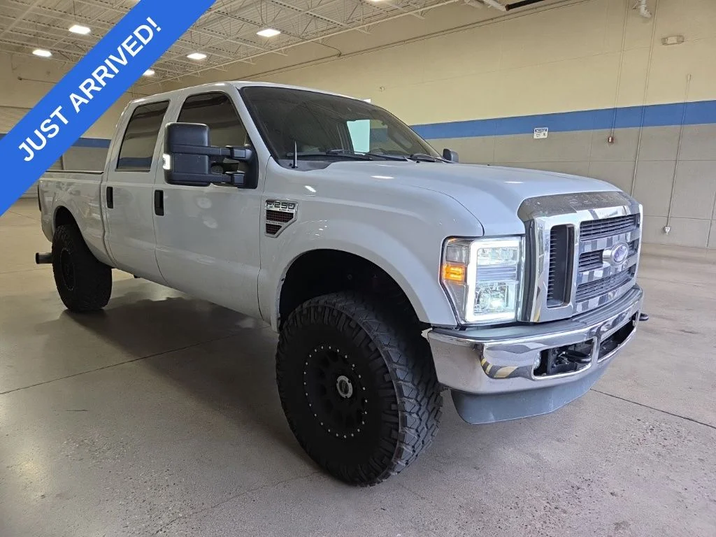 Used 2010 Oxford White Ford XLT image 2