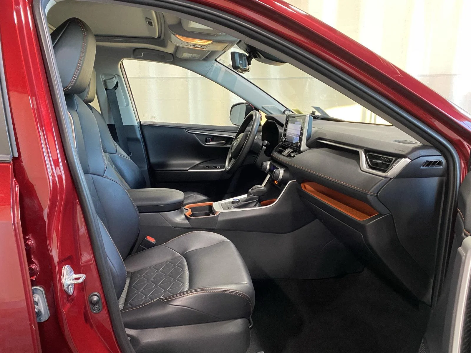 Used 2019 Ruby Flare Pearl Toyota Adventure image 11