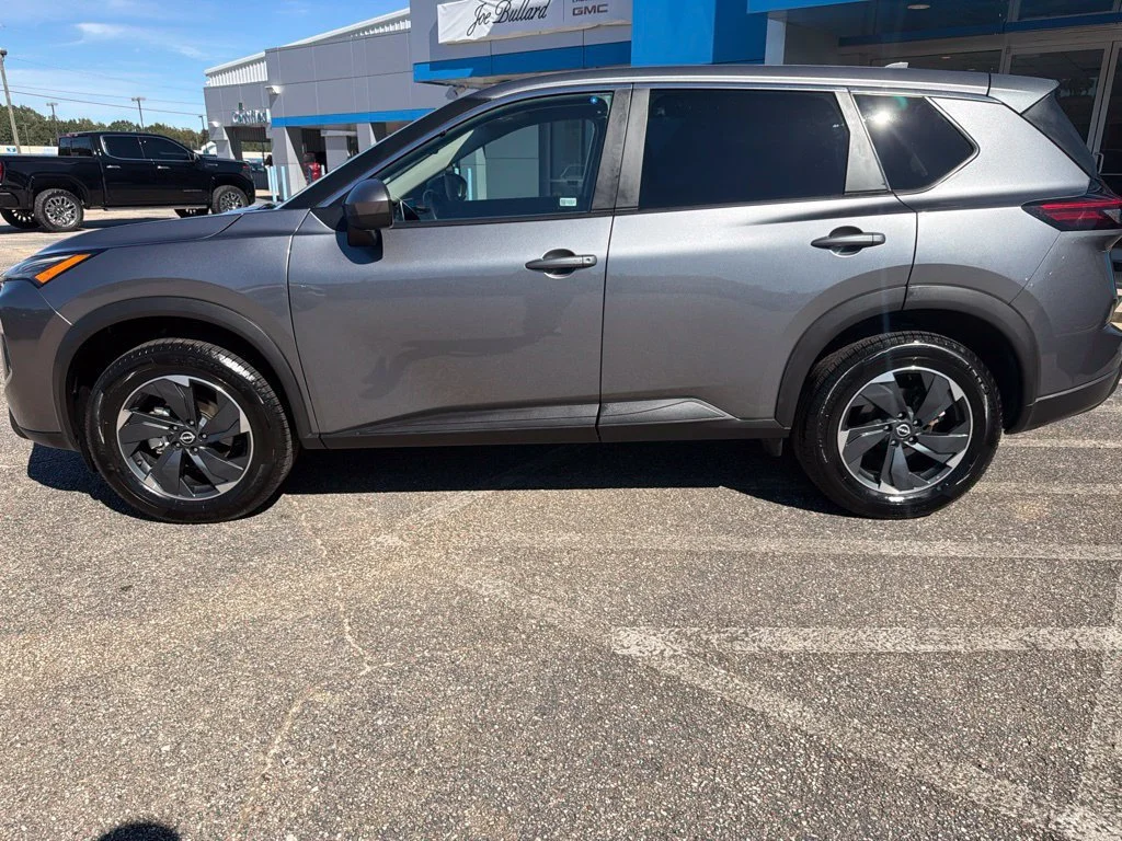 Used 2025 Gray Nissan SV image 2