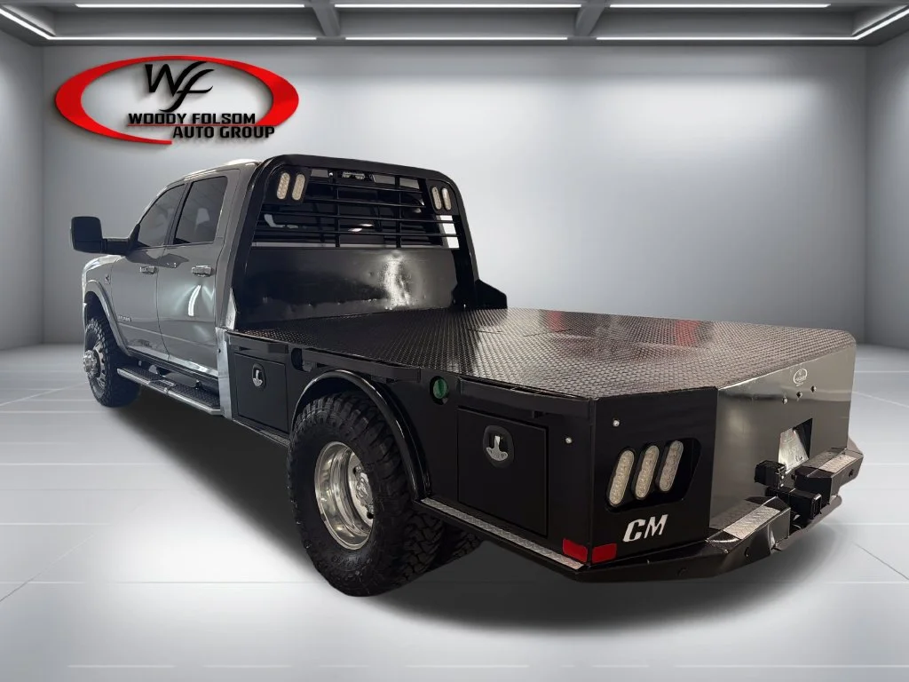 Used 2024 Silver Ram Laramie image 9