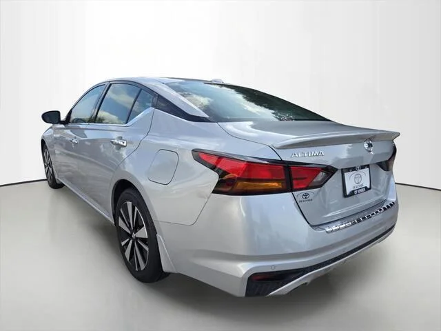 Used 2021 Brilliant Silver Metallic Nissan 2.5 SL image 3
