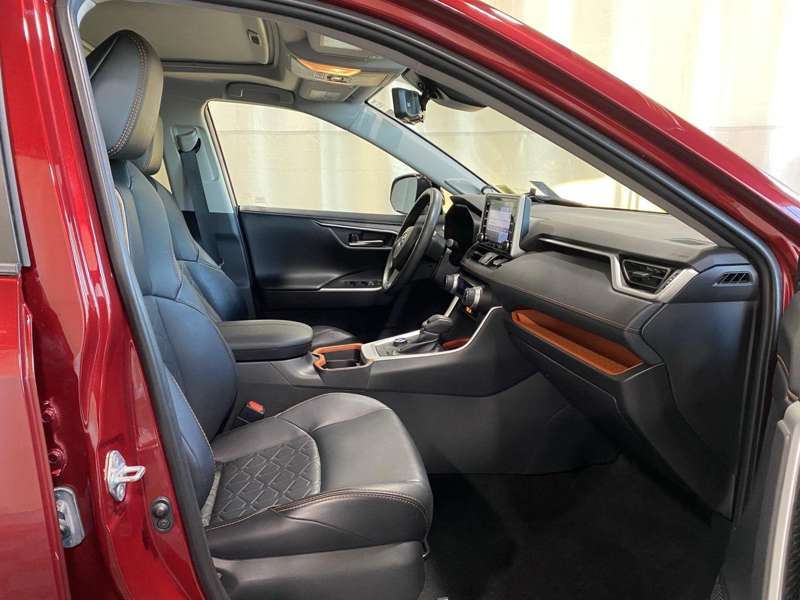 Used 2019 Ruby Flare Pearl Toyota Adventure image 11