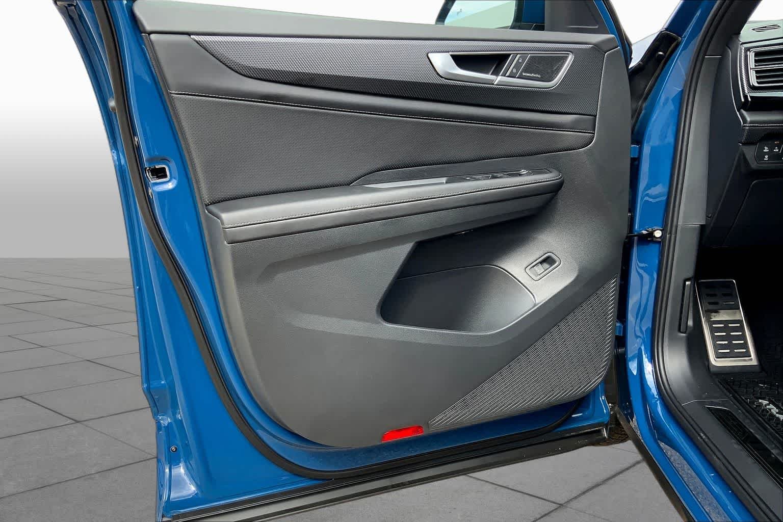 New 2026 Mountain Lake Blue Metallic Volkswagen 2.0T SEL Premium R-Line image 10