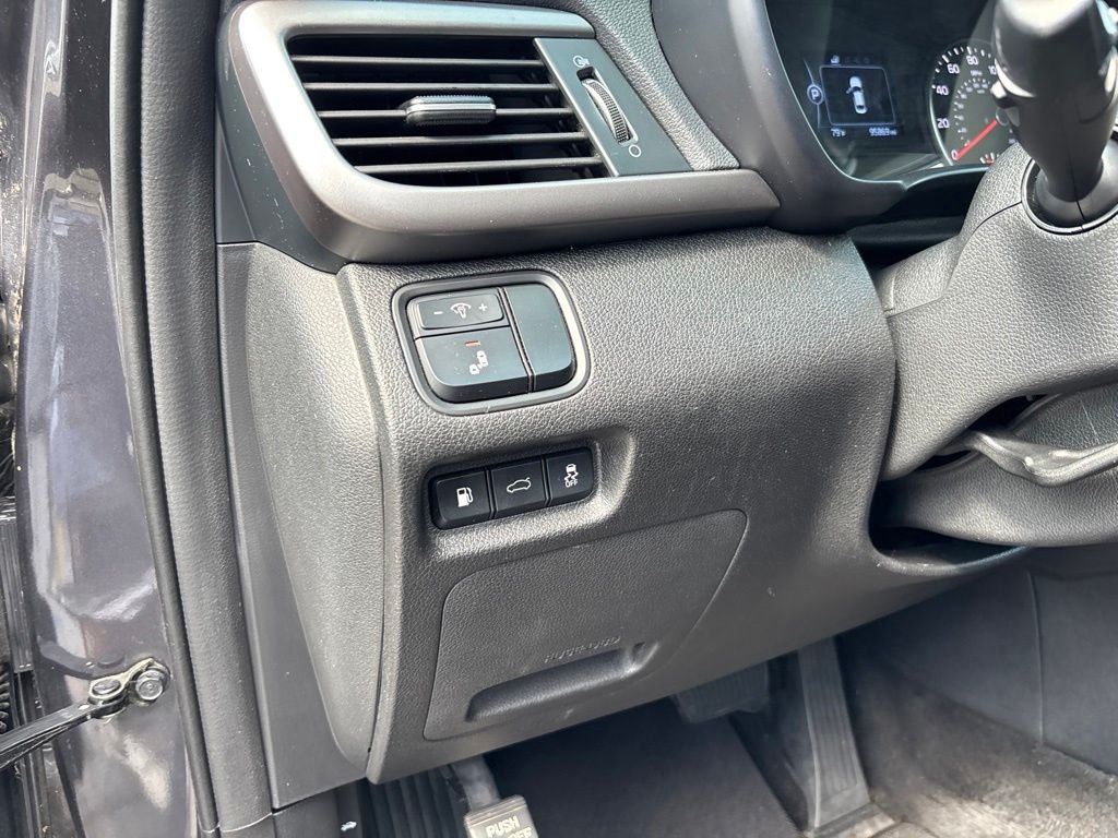 Used 2018 Gray Kia S image 21