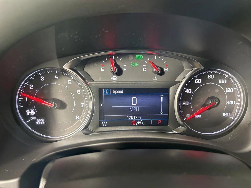 Used 2023 Marine Metallic GMC SLE image 18