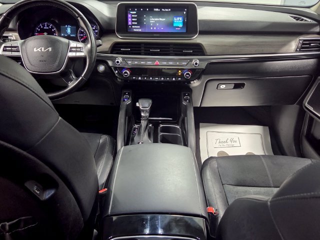 Used 2022 Black Kia EX image 9