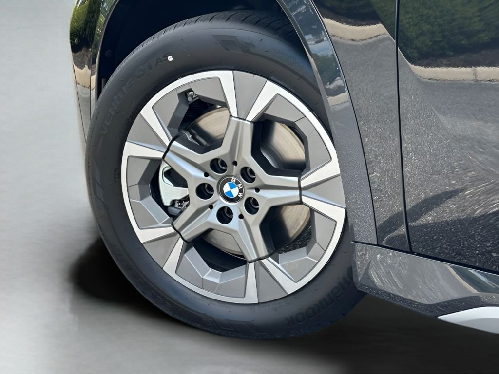 New 2026 Black Sapphire Metallic BMW xDrive28i image 26
