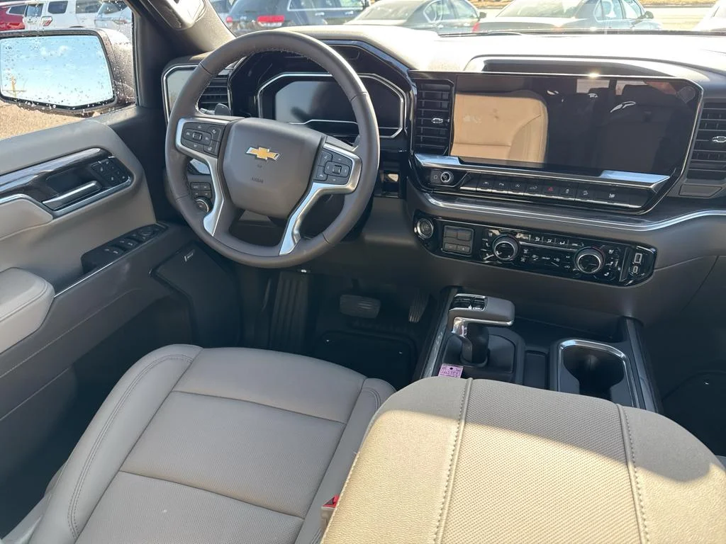 2025 Chevrolet Silverado 1500 LTZ - Photo 20