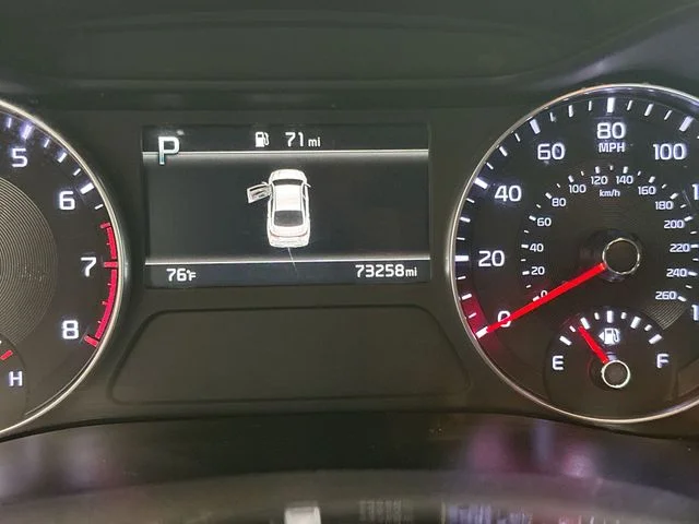 Used 2023 Red Kia LXS image 12