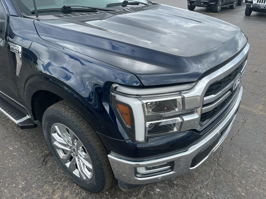 Used 2024 Antimatter Blue Metallic Ford LARIAT image 11