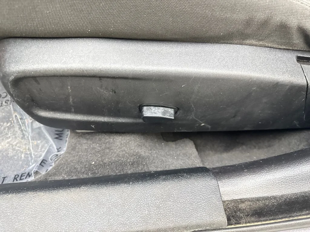 Used 2018 Gray Dodge SXT image 30