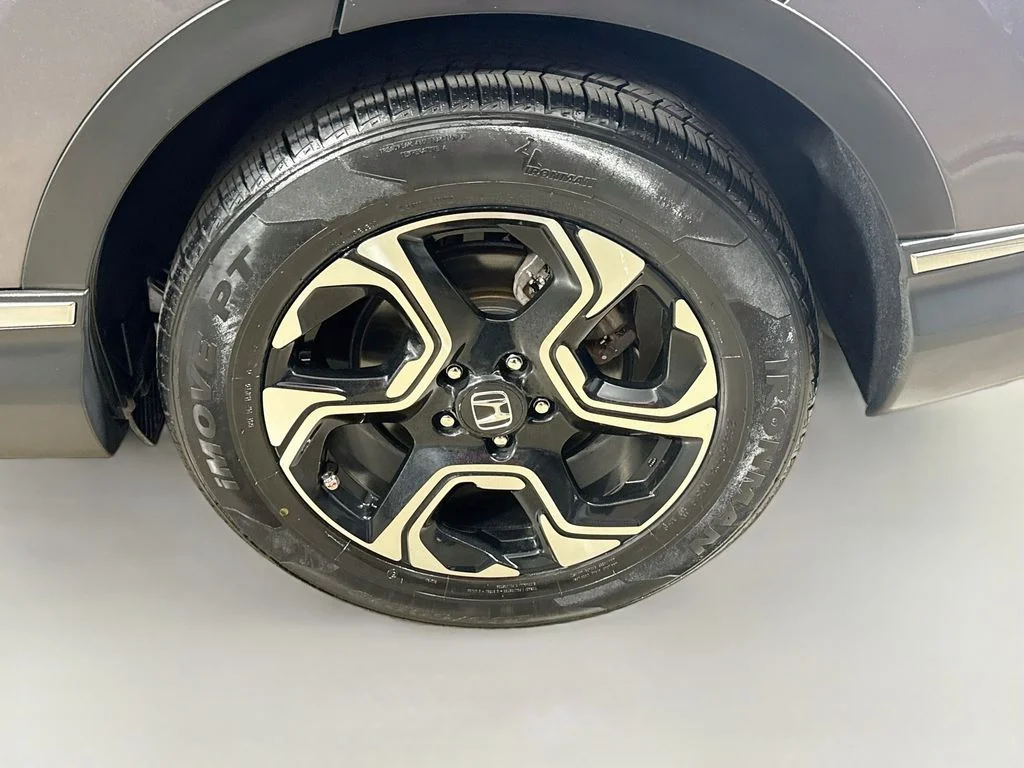 Used 2019 Modern Steel Metallic Honda Touring image 9
