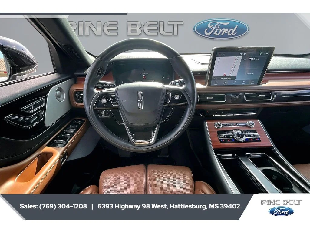 Used 2023 Silver Radiance Metallic Clearcoat Lincoln Reserve image 5