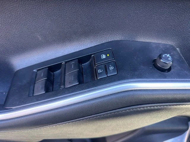 Used 2021 Silver Toyota XLE image 12
