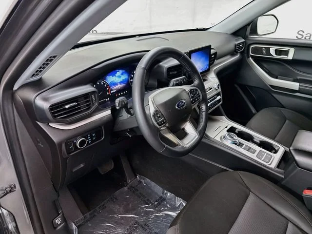 Used 2023 Gray Metallic Ford XLT image 9