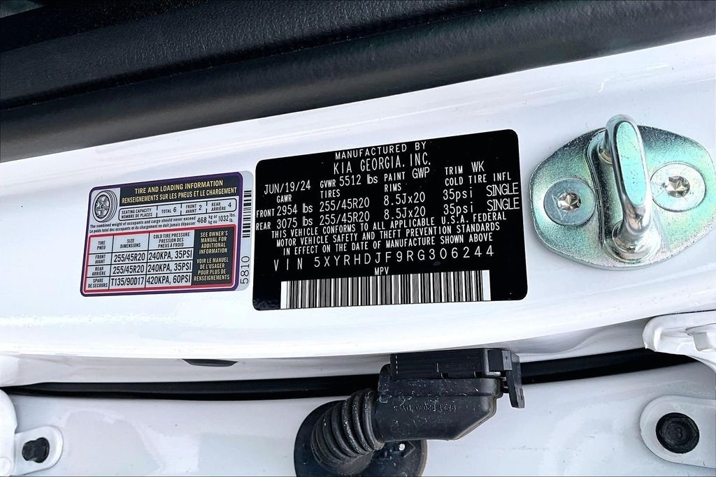 Used 2024 White Kia X-Line EX image 33
