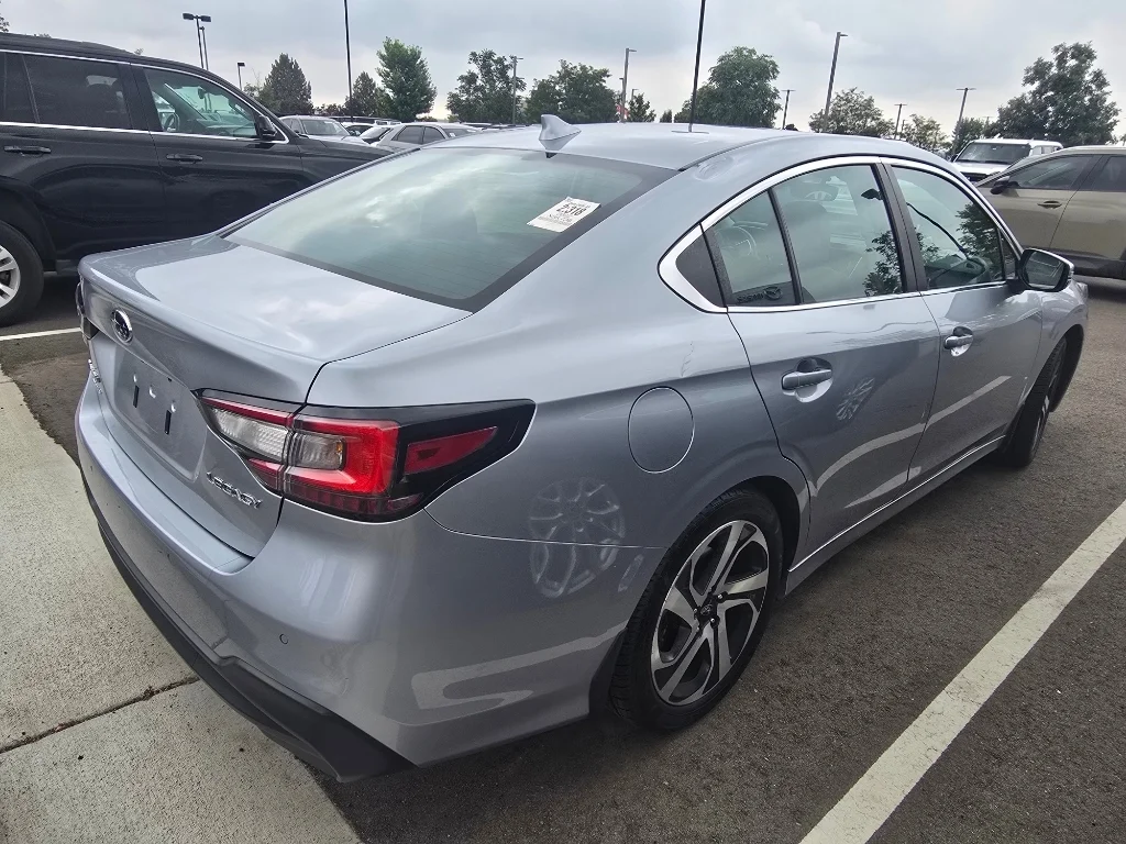 Used 2022 Ice Silver Metallic Subaru Limited image 15