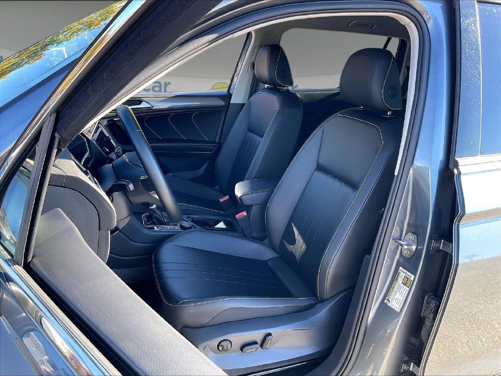 Used 2024 Platinum Gray Metallic Volkswagen 2.0T SE image 9
