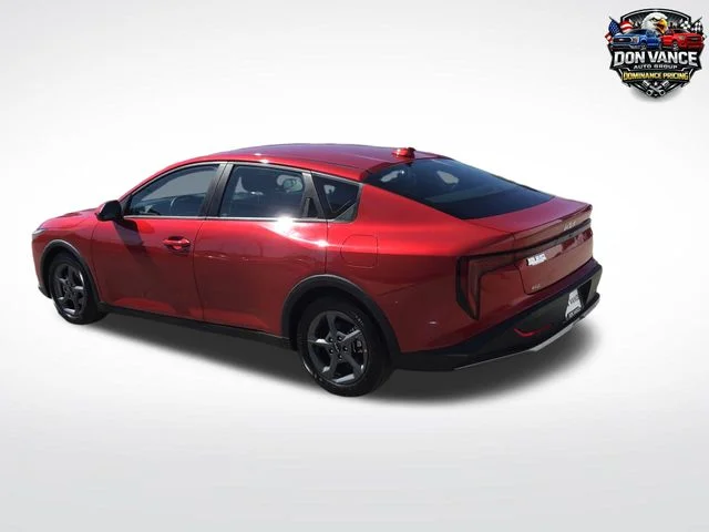 Used 2025 Red Kia LXS image 3