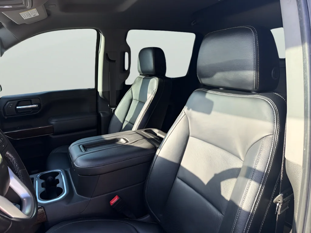 Used 2021 SUMMIT WHITE GMC Elevation image 16