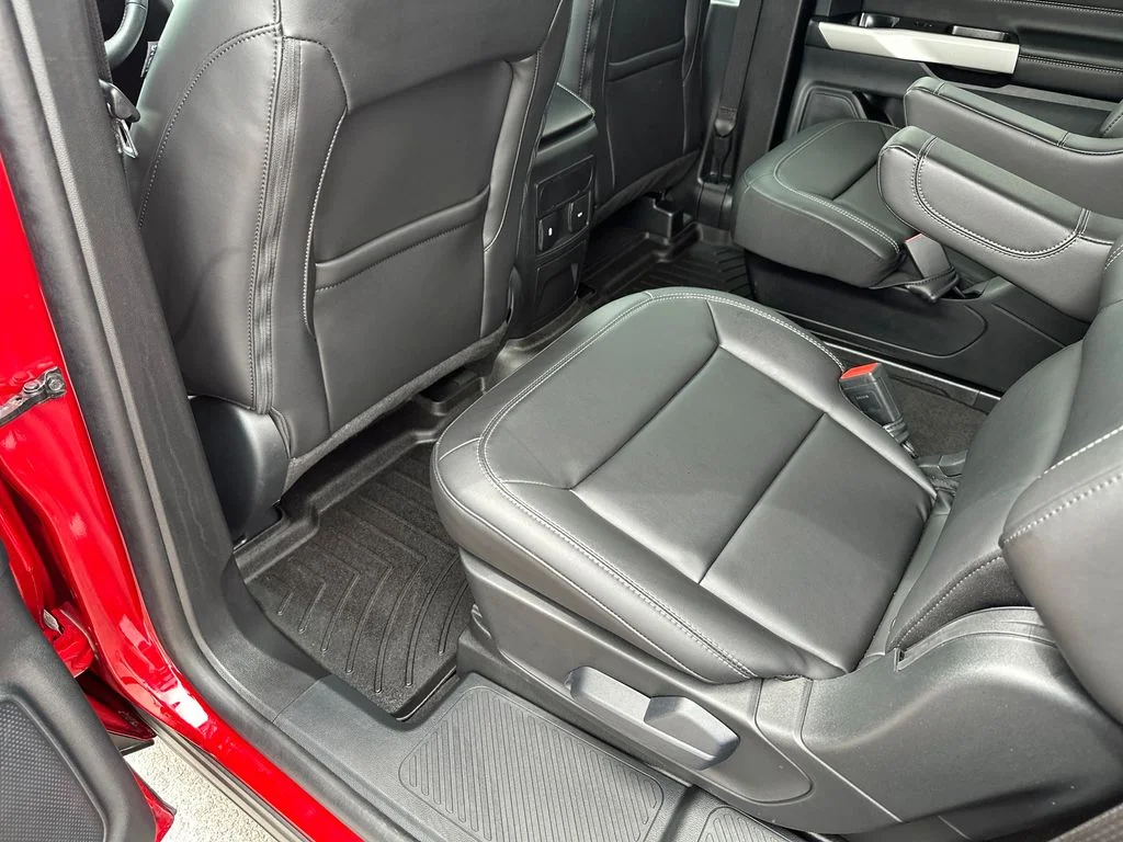 Used 2024 Red Ford XLT image 32