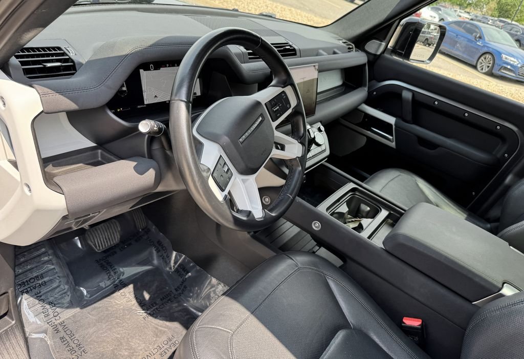 Used 2023 Gray Land Rover S image 17
