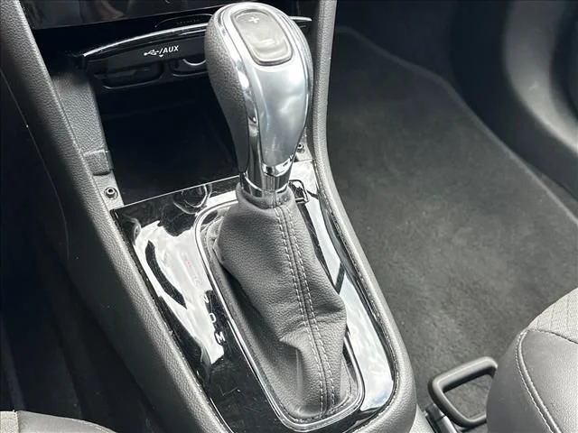 Used 2022 Silver Buick Preferred image 28
