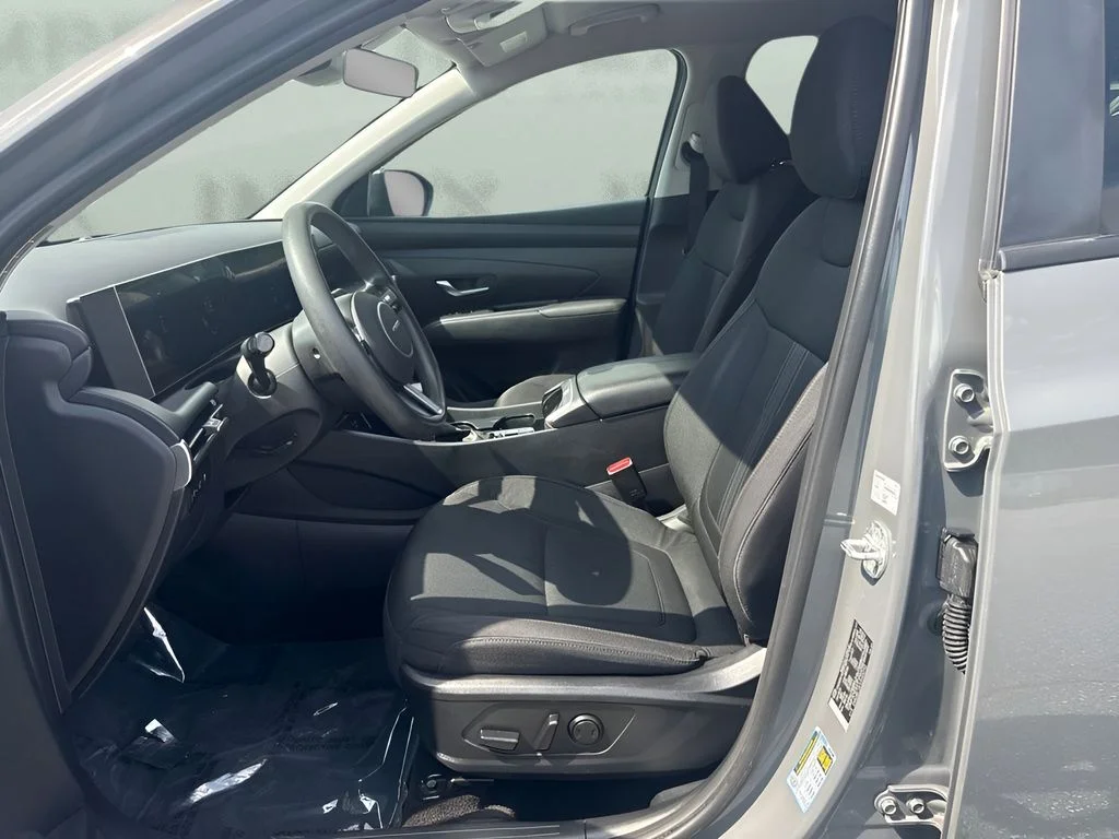 Used 2025 Gray Hyundai SEL image 9