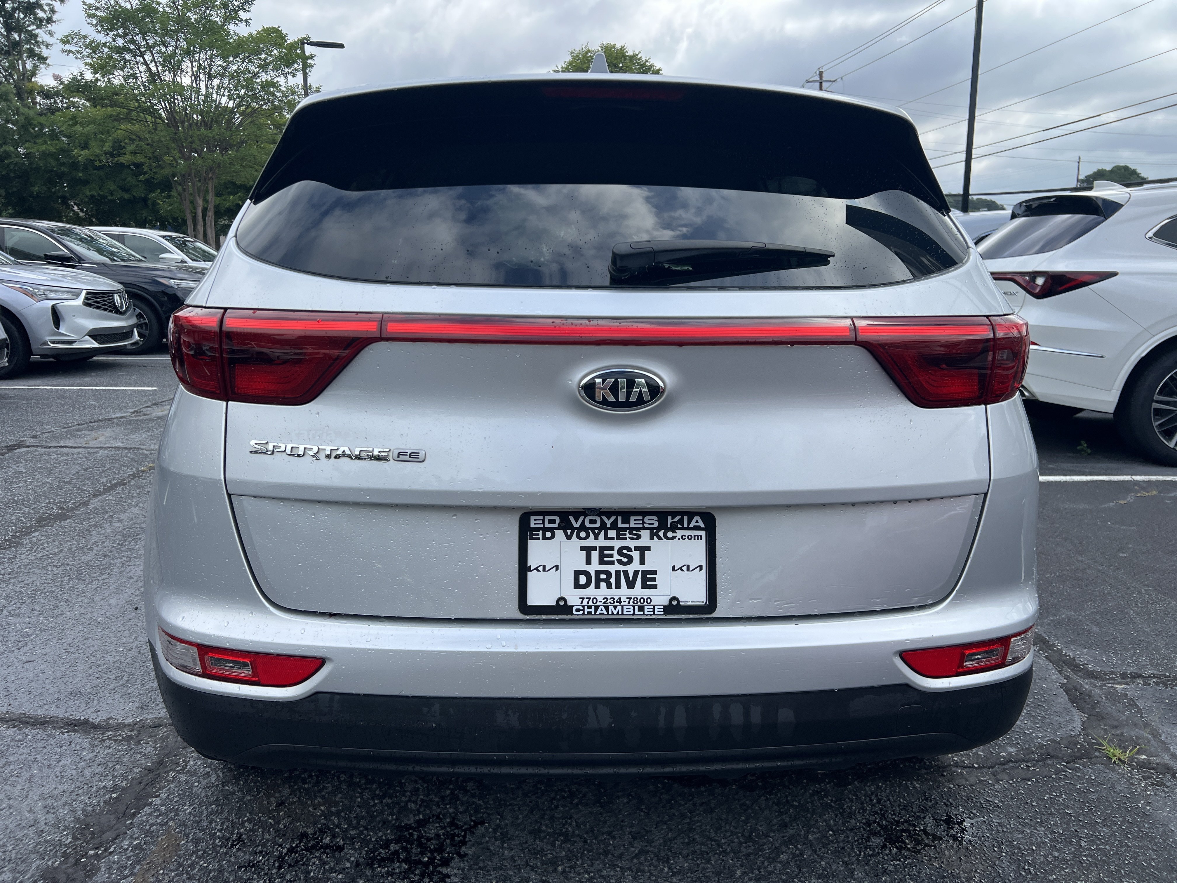 Used 2017 Sparkling Silver Kia LX image 4