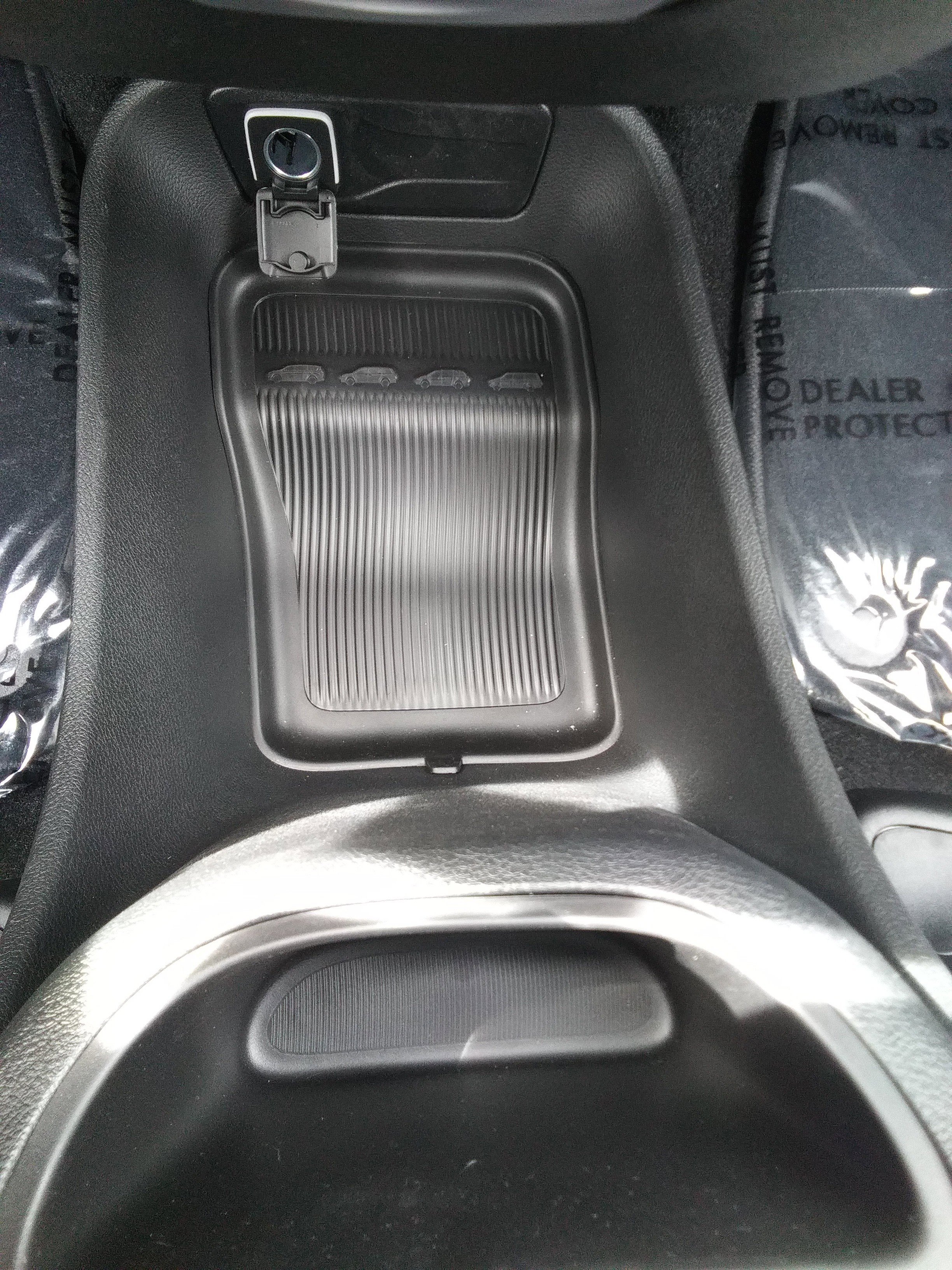 New 2026 Bright White Clear-Coat Exterior Paint Chrysler Select image 22