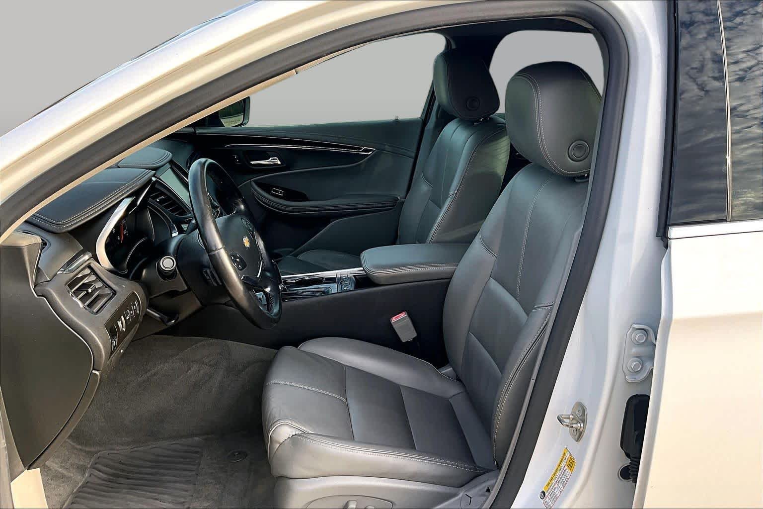 Used 2017 Summit White Chevrolet LT image 8