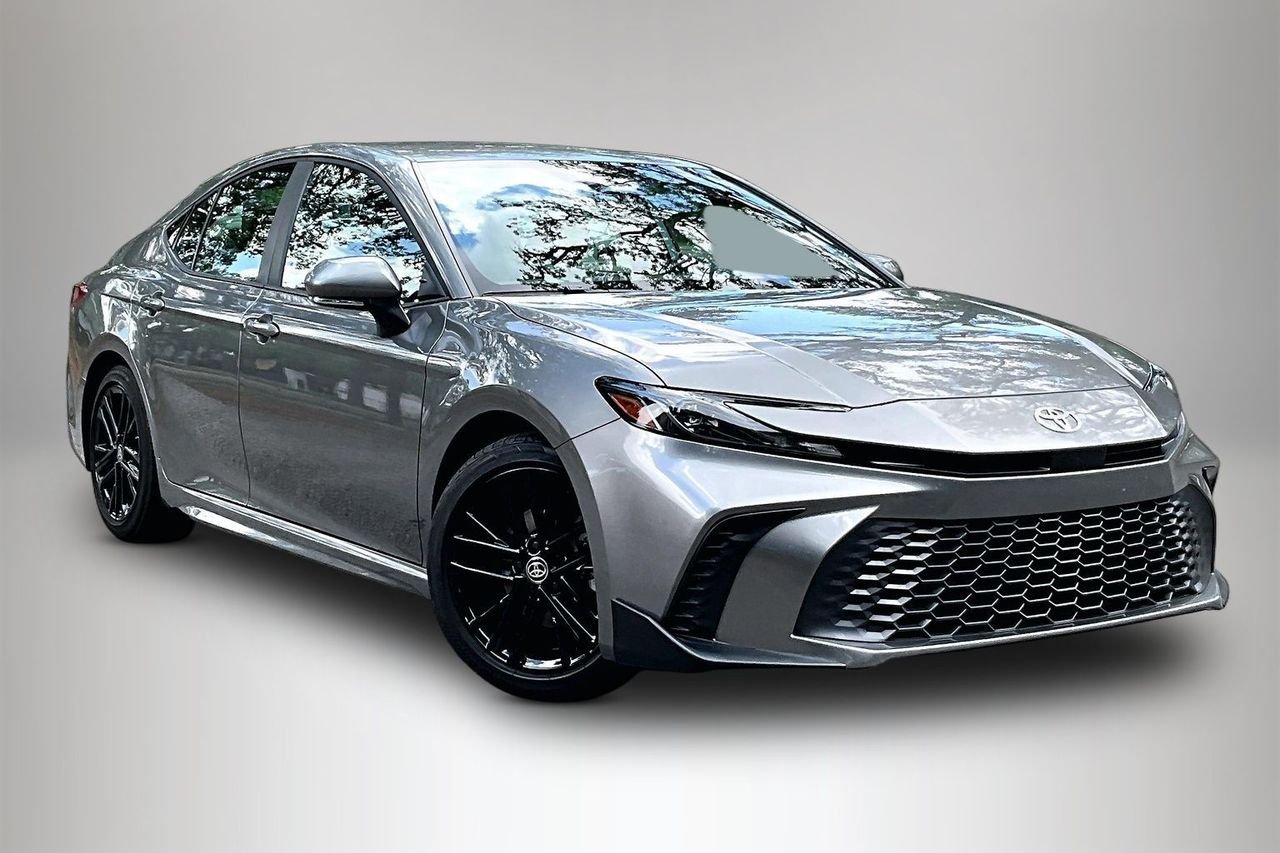 Certified Used 2025  Toyota SE image 2