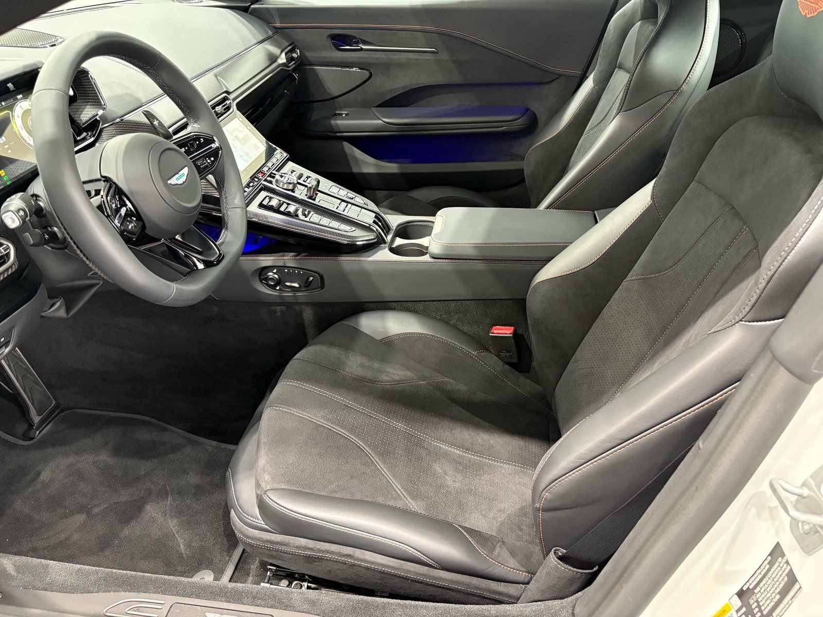 2026 Aston Martin Vantage Base - Photo 18