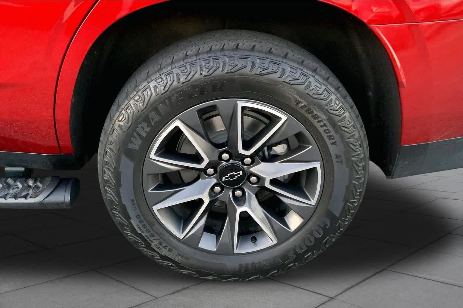 Used 2023 Radiant Red Tintcoat Chevrolet Z71 image 10
