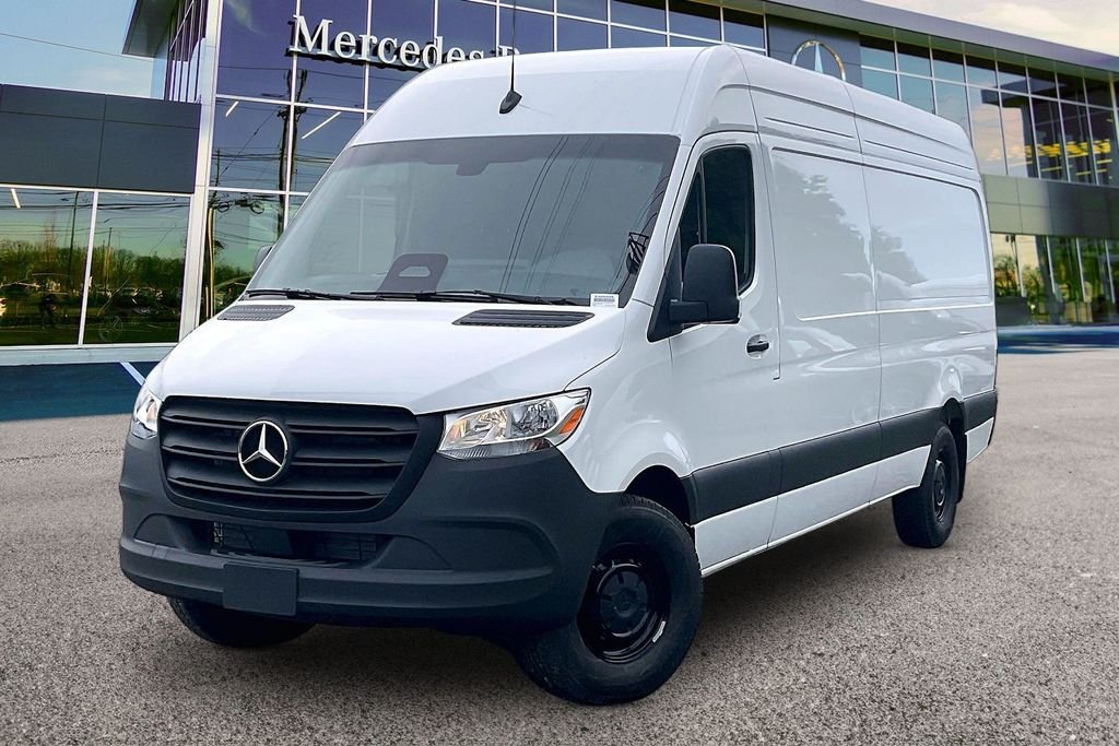 New 2026 Arctic White Mercedes-Benz Cargo 170 WB image 2