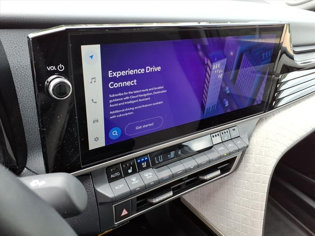 Used 2025  Toyota XLE image 20