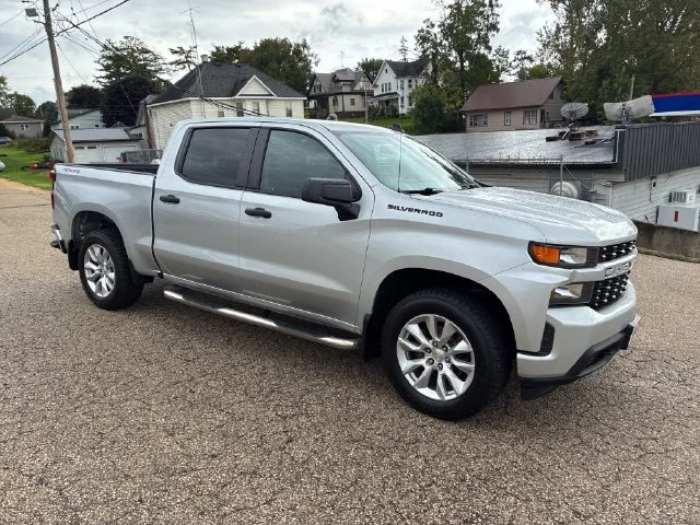 Used 2021 SILVER ICE METALLIC Chevrolet Custom image 10