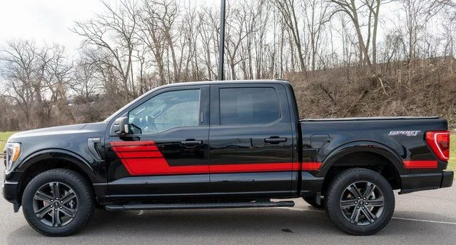 Used 2022 Black Ford XLT image 9