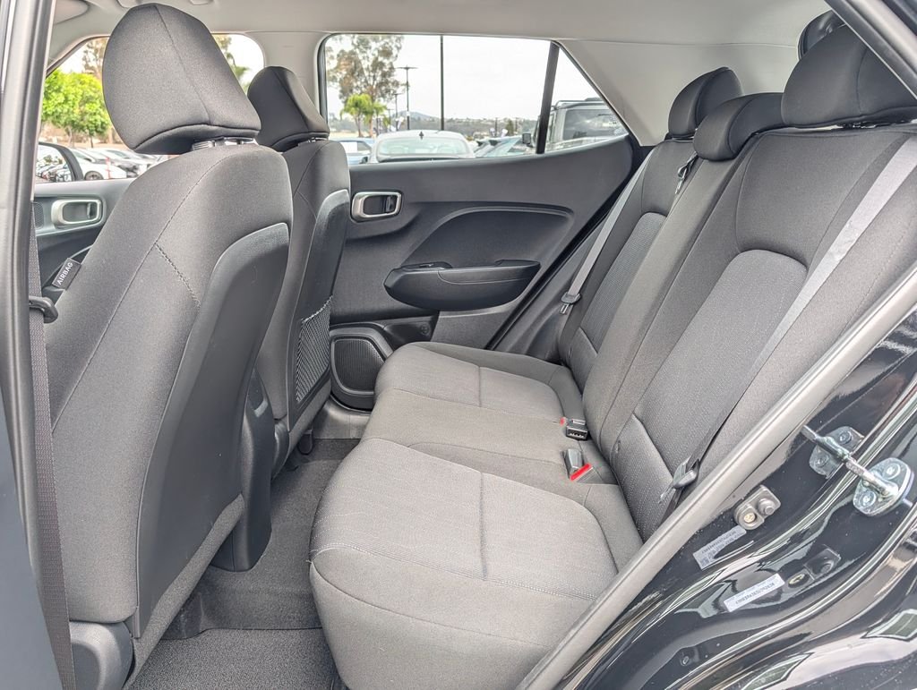 2025 Hyundai Venue SE - Photo 12