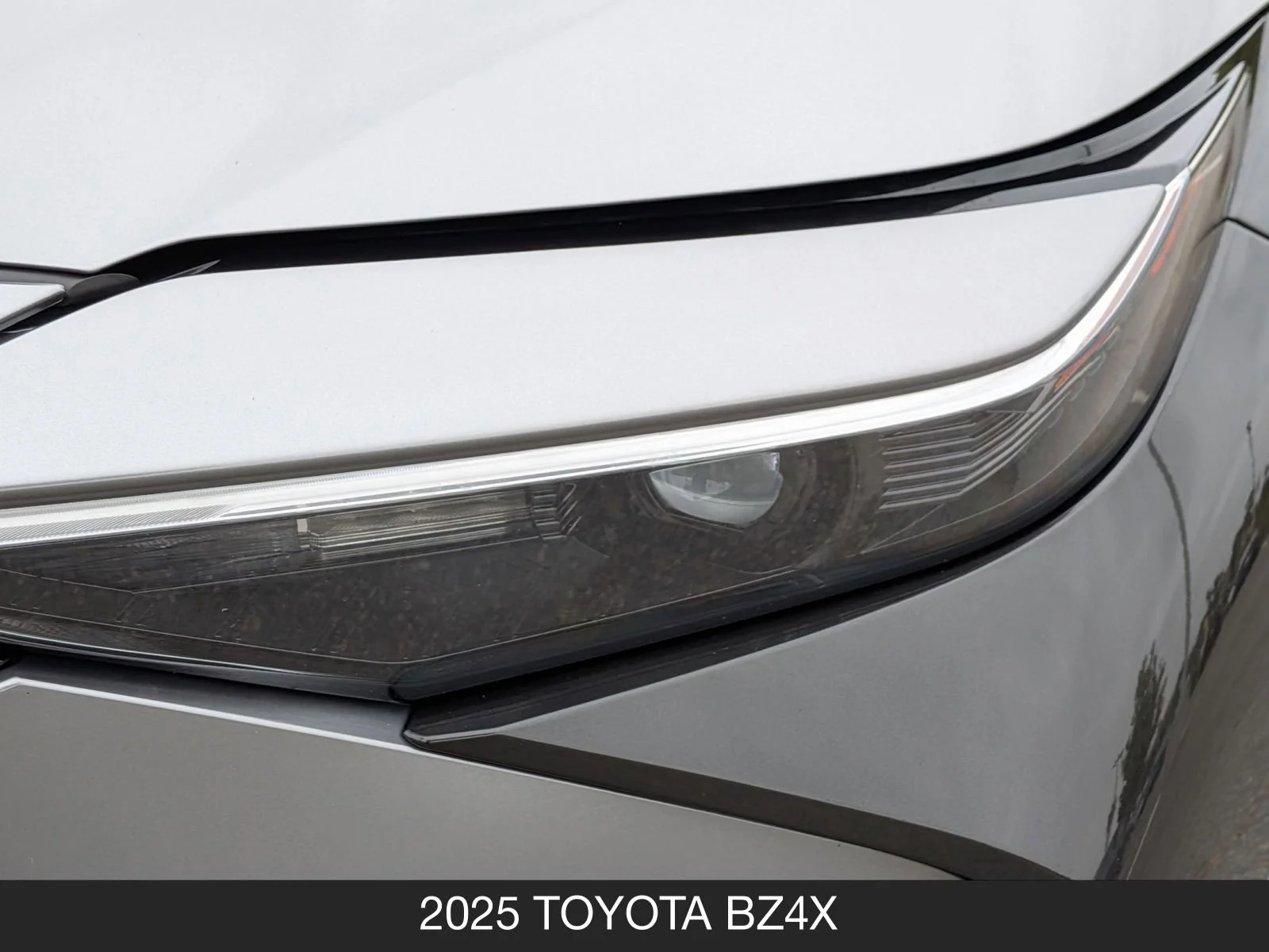 Used 2025 Heavy Metal Toyota XLE image 10